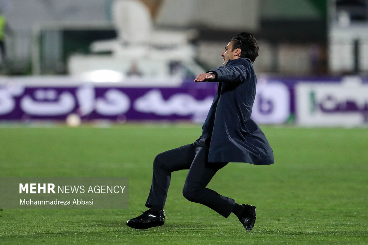 گل اول استقلال به صنعت نفت آبادان توسط رضا امیرحسین حسین‌زاده در دقیقه ۳۲