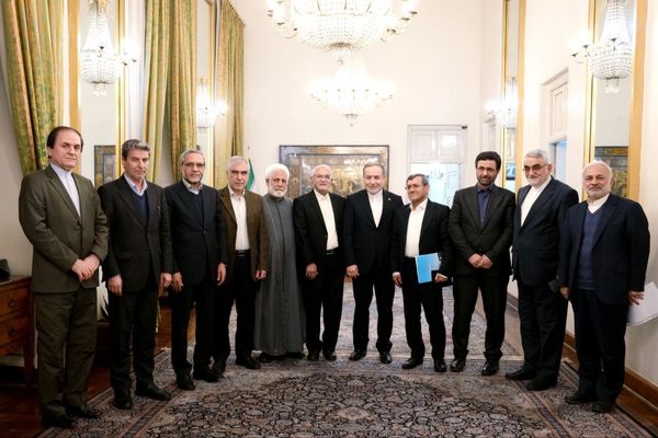  نشست مشترک عراقچی با جمعی از نمایندگان مجلس