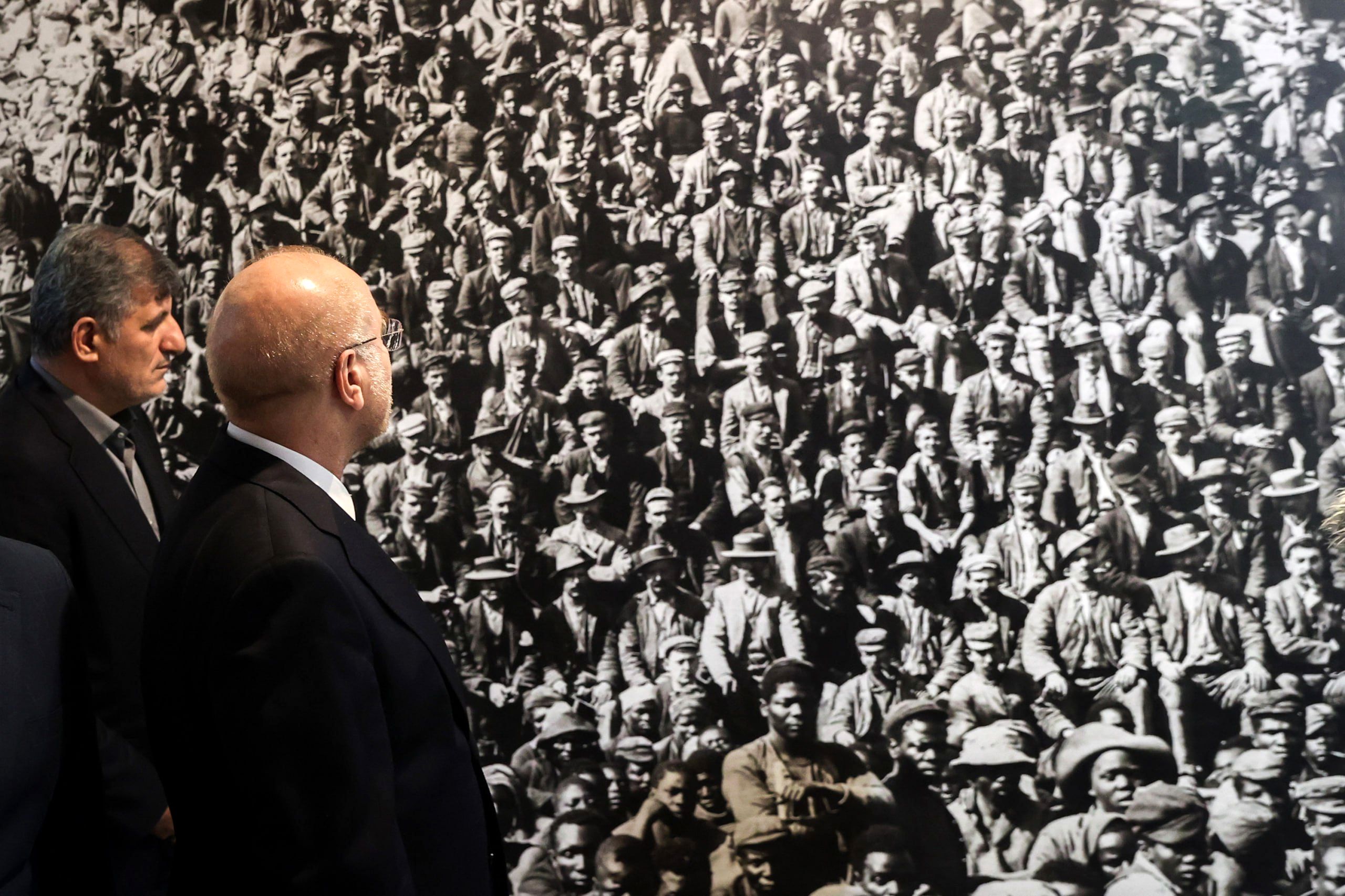  پست اینستاگرامی قالیباف دربارۀ یادداشت یادبود در دفترچۀ موزۀ آپارتاید