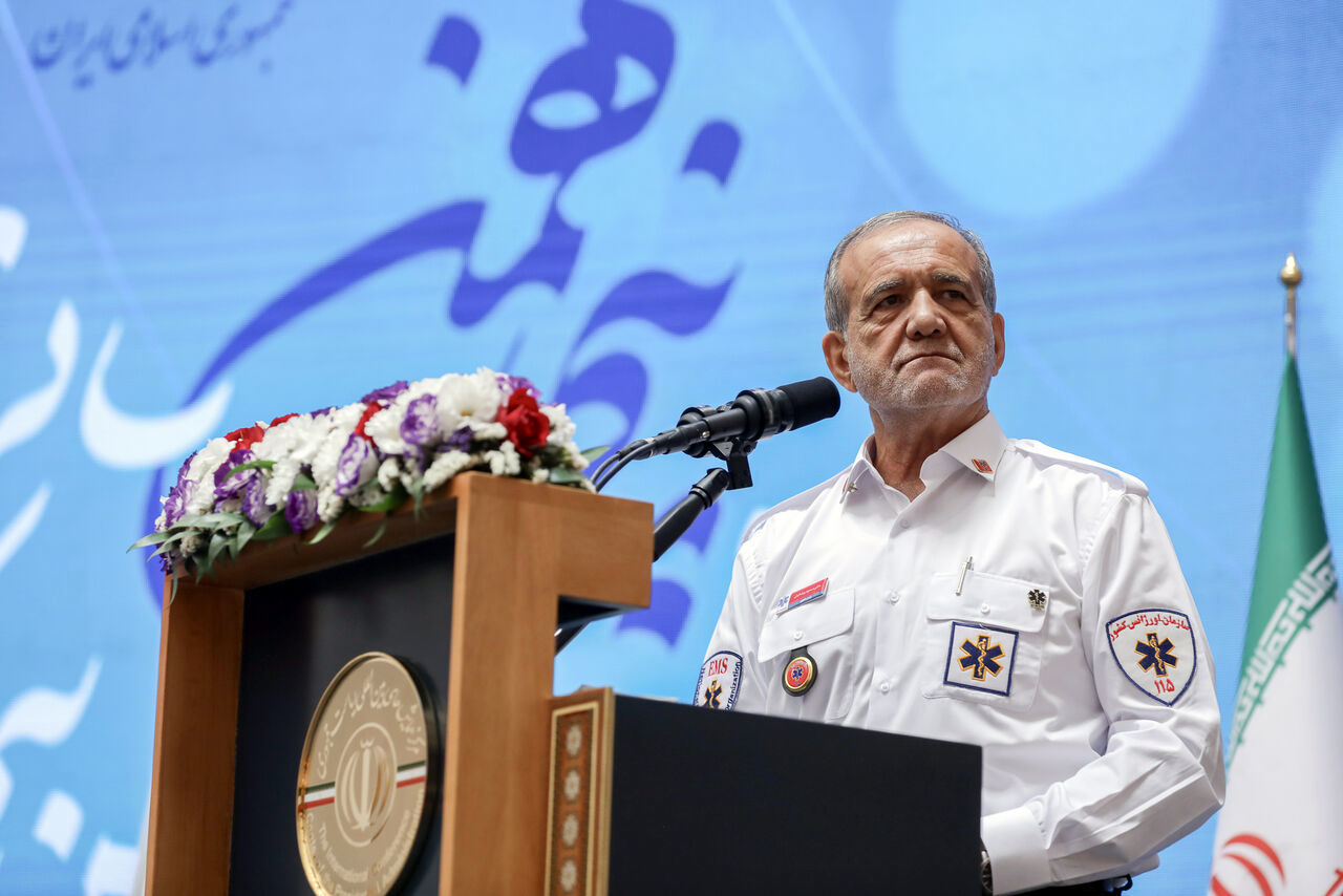 وقتی میزبان دیرتر از رئیس جمهور به مراسم میرسد