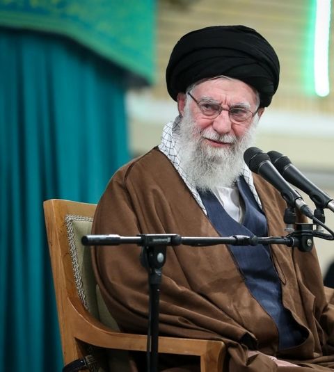 زن، کارگزار خانه نیست، مدیر است / جمهوری اسلامی، منطق غرب درباره زن را باطل کرد/ رسانه ها مراقب باشند ترویج دهنده تفکر غلط غربی درباره زن نباشند