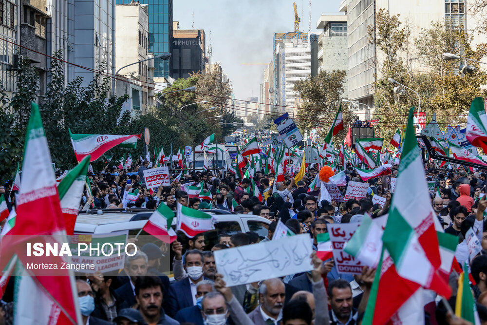 تصاویر هوایی از حضور کم سابقه مردم تهران در یوم الله ۱۳ آبان