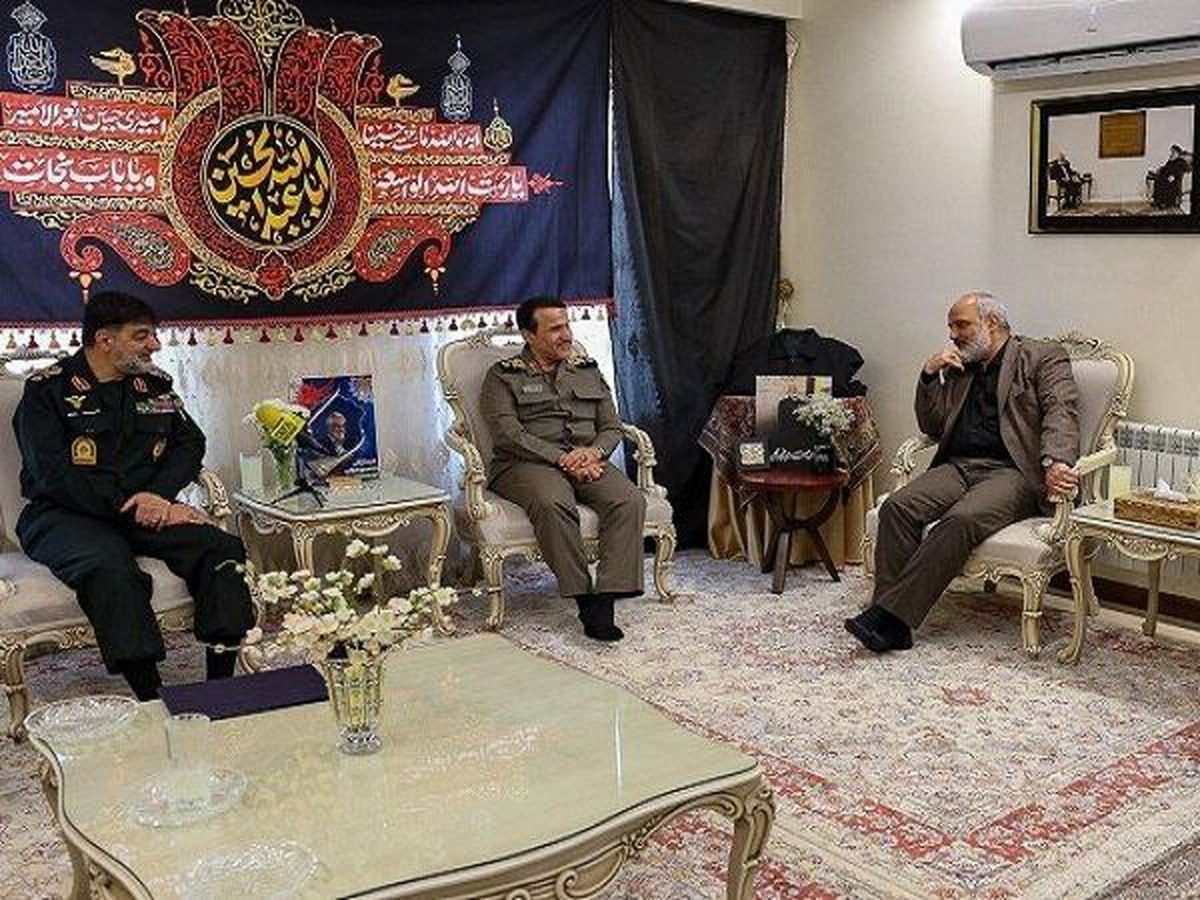 دیدار سردار رادان با خانواده شهید طهرانچی