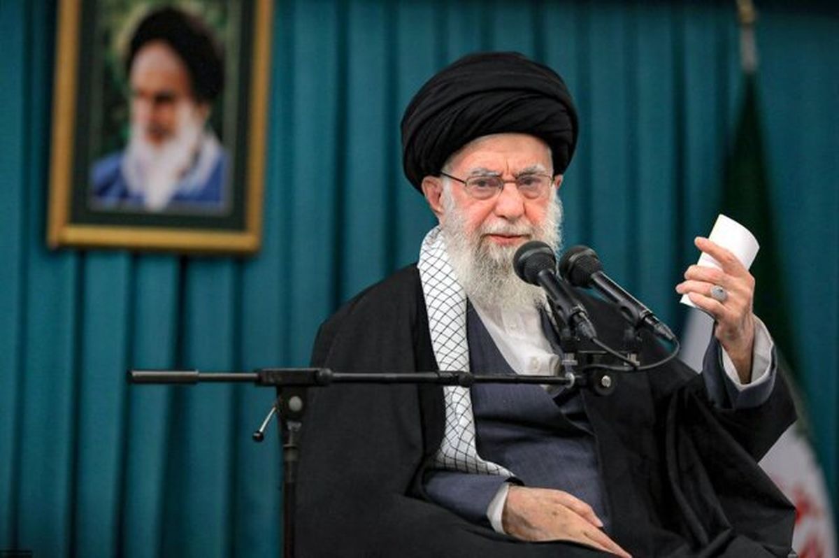 آیت‌الله خامنه‌ای: ملت ایران تسلیم شدنی نیست /ورود آمریکا به صحنه، نشانه ضعف و ناتوانی رژیم صهیونیستی است