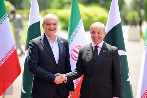 پزشکیان: ایران فصلی جدید از همکاری‌های استراتژیک را با پاکستان آغاز می‌کند