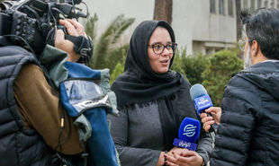 اعضای هیأت دولت در جمع خبرنگاران