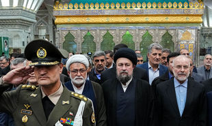 تصاویر: تجدید میثاق رئیس مجلس و نمایندگان با آرمان‌های امام(ره)