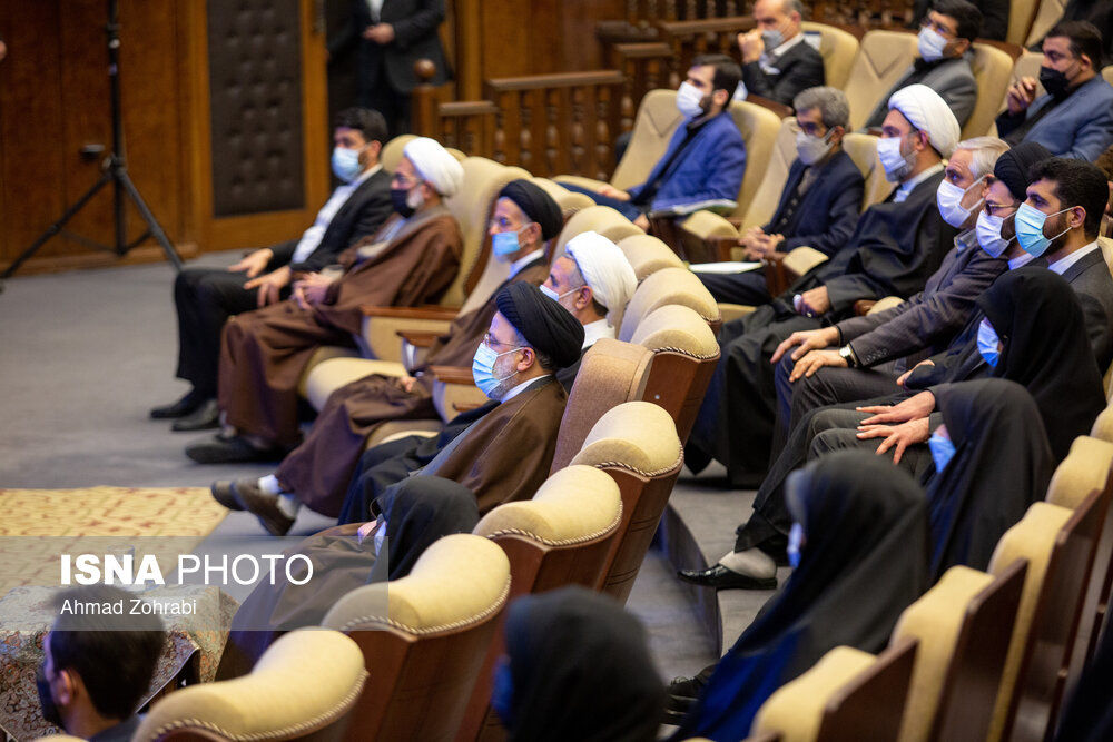 تصاویر: دیدار نمایندگان اقشار مختلف مردم قم با رییس جمهور