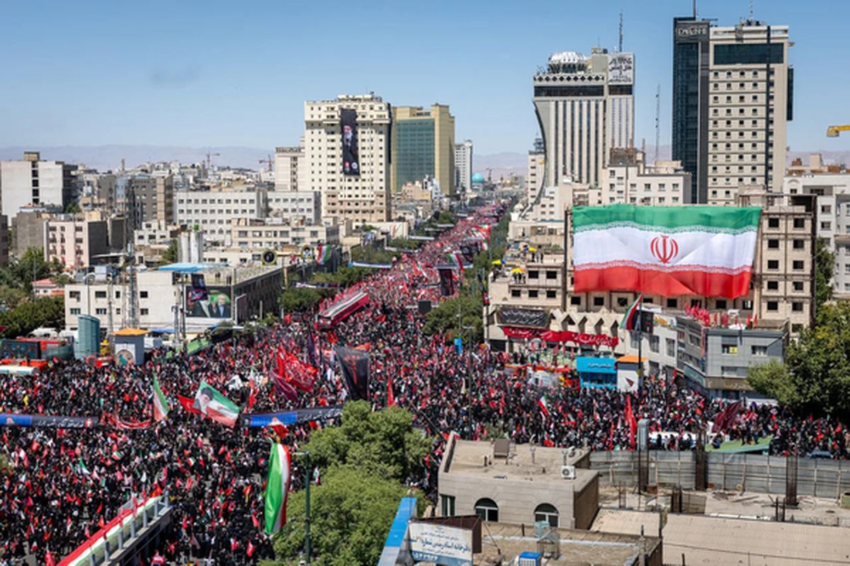 تحلیل متفاوت واشنگتن‌پست از مراسم تشییع رهبر شهید