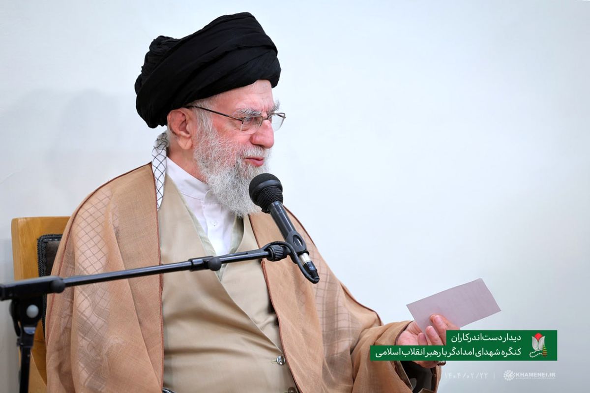 گزیدهای از بیانات رهبر انقلاب در دیدار دستاندرکاران کنگره شهدای امدادگر/ایستادگی جمهوری اسلامی در مقابل وضع ظالمانه دنیا