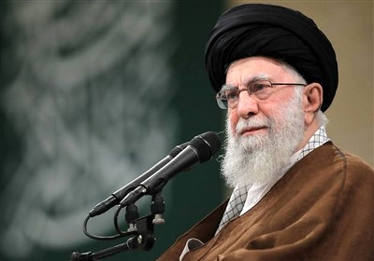 رهبر انقلاب: در قضیه هسته‌ای طرح آمریکا صد در صد ضد «ما می‌توانیم» است