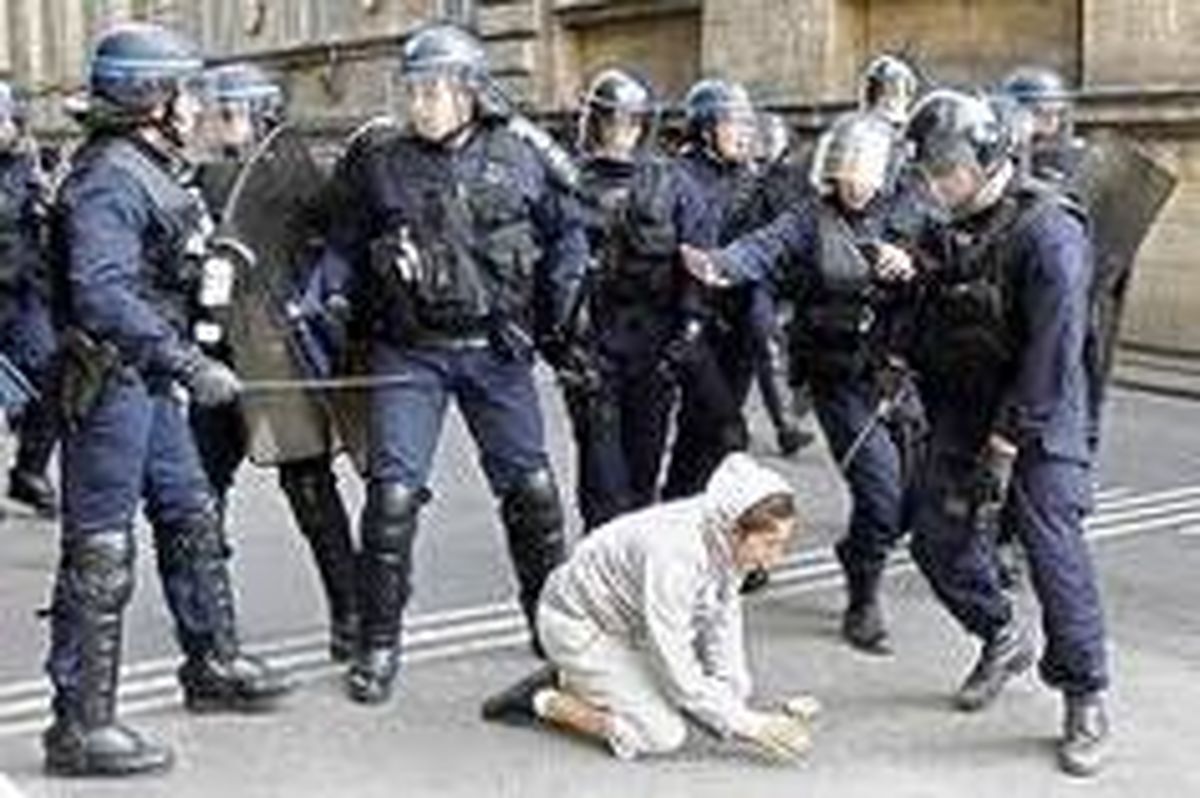 تهدید دختران جیب‌بر فرانسوی به تجاوز