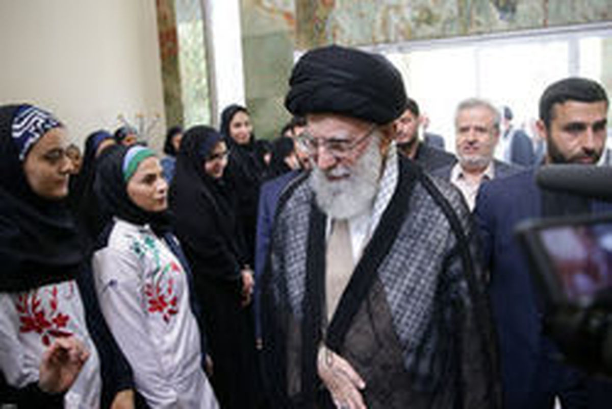ماجرای درخواست ورزشکار مانتویی از رهبر انقلاب +عکس