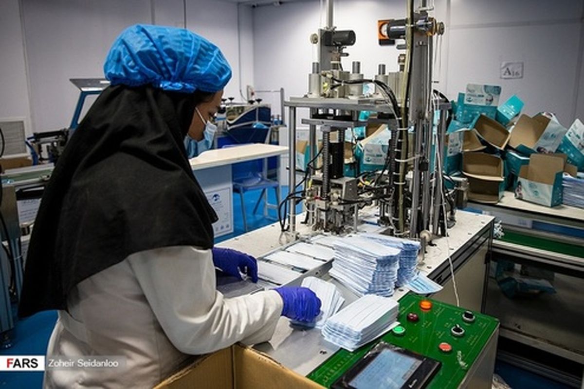 تصاویر: کارگاه تولید ماسک بهداشتی در «رباط کریم»