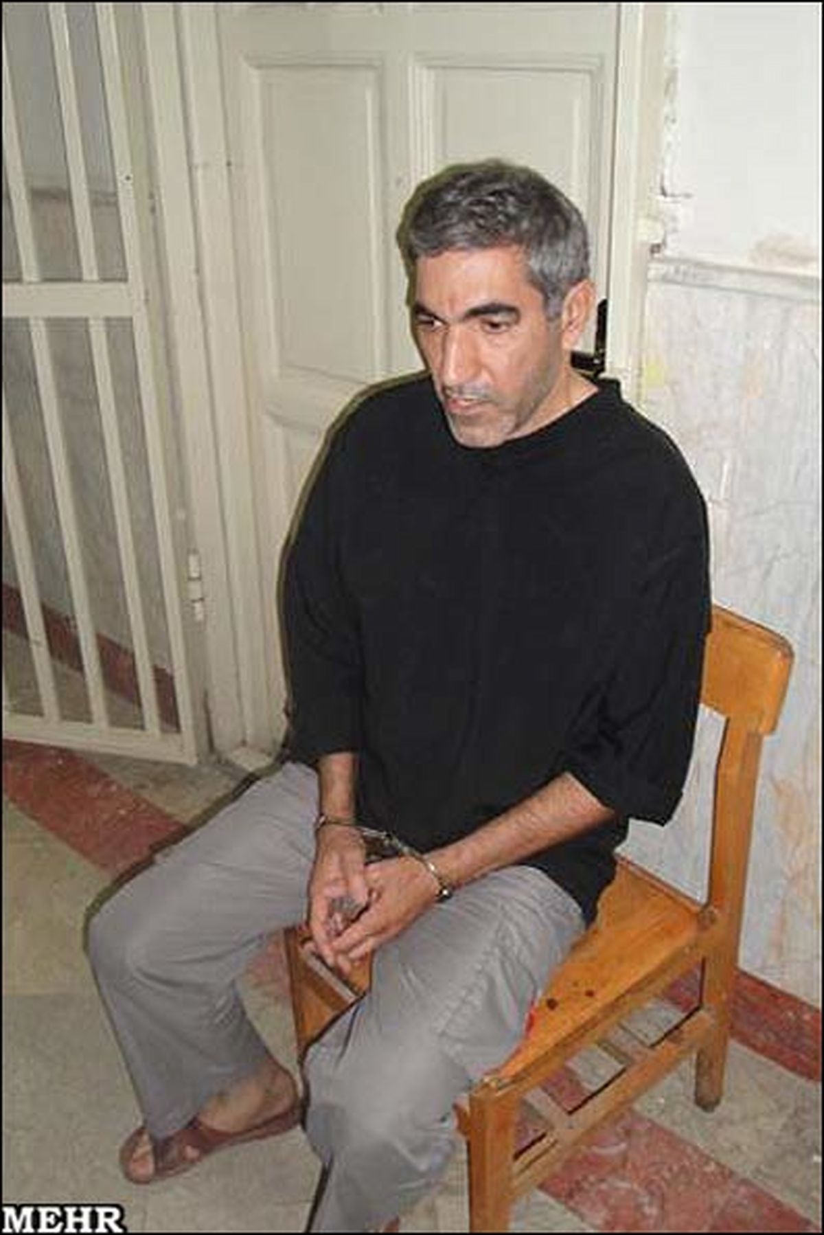 این کلاهبردار وام می دهد/ عکس