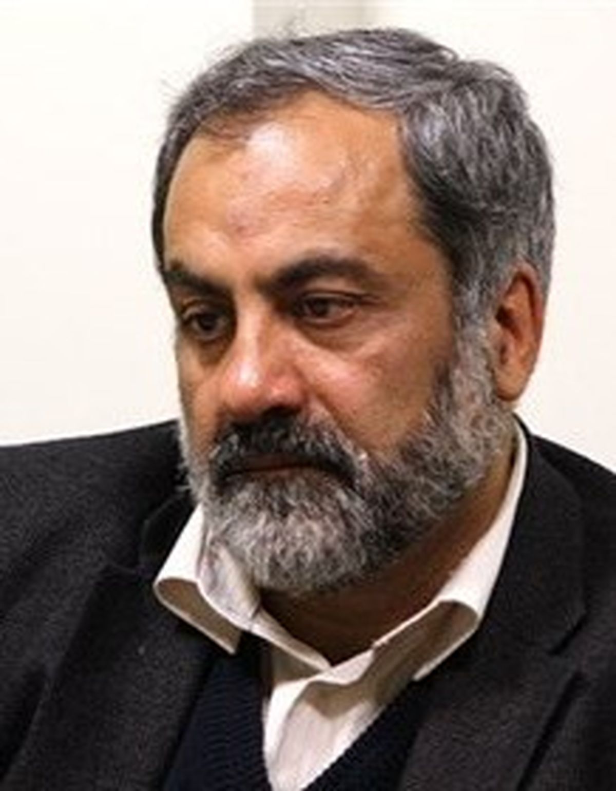 دولت باید خود نظرسنجی را هم به نظرسنجی بگذارد /  شعار مرگ‌ بر آمریکا برگ برنده ما است