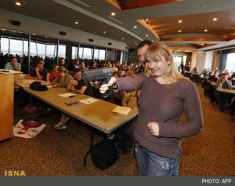 عکس/ معلم‌ها دست به کلت می شوند