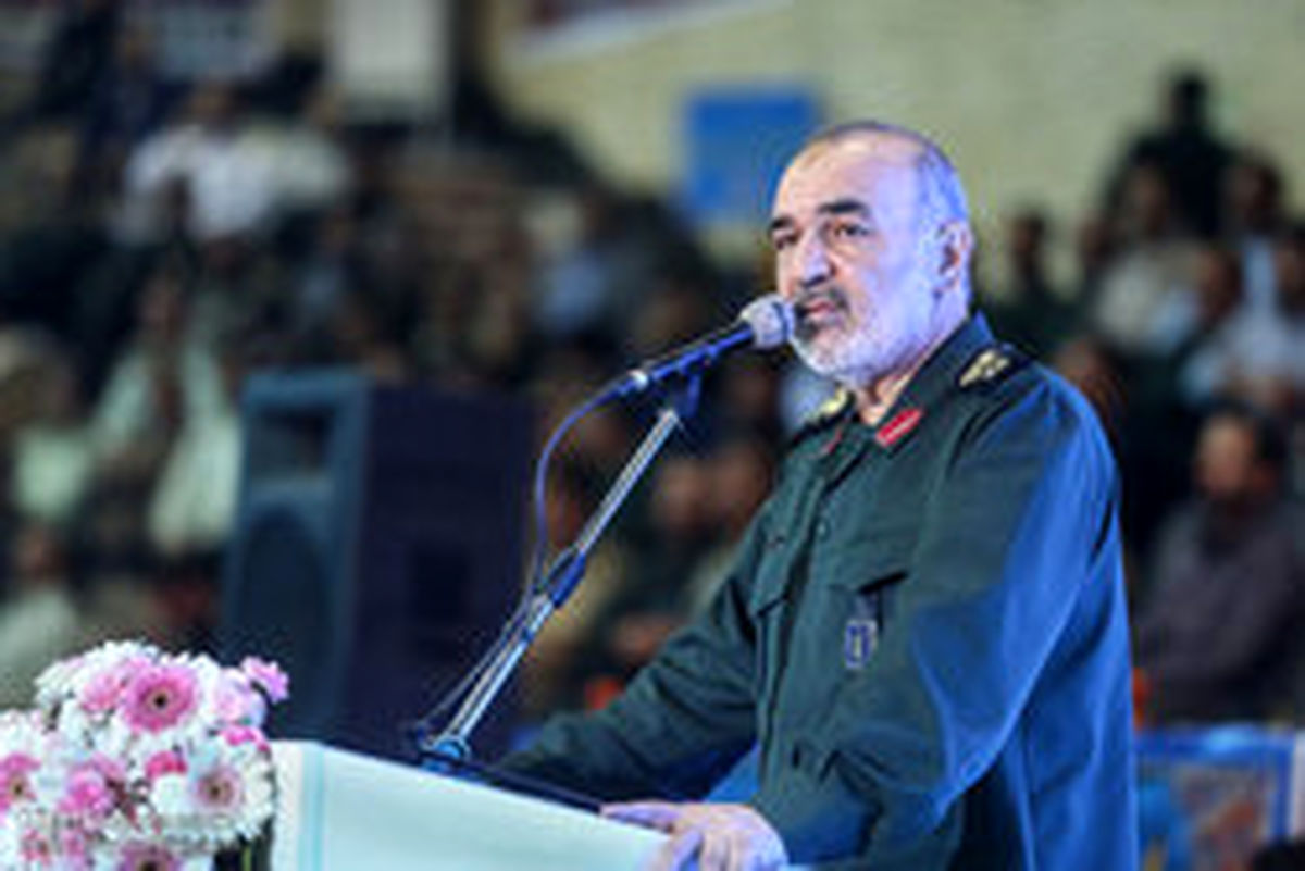 سردار سلامی: امروز هر مرکز توطئه را می‌توانیم به آتش بکشیم