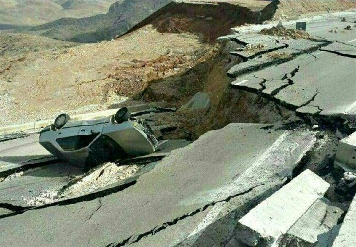 جاده استهبان ـ نیریز دچار رانش و فرونشست شد