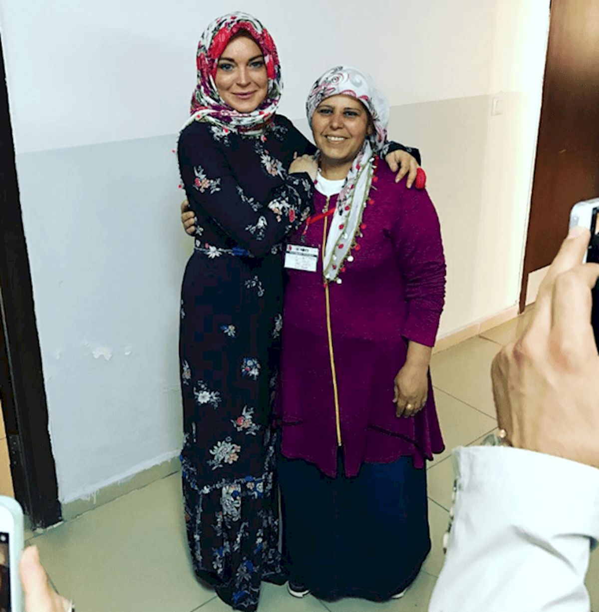 تیپ جالب هنرپیشه زن هالیوودی در سوریه +عکس