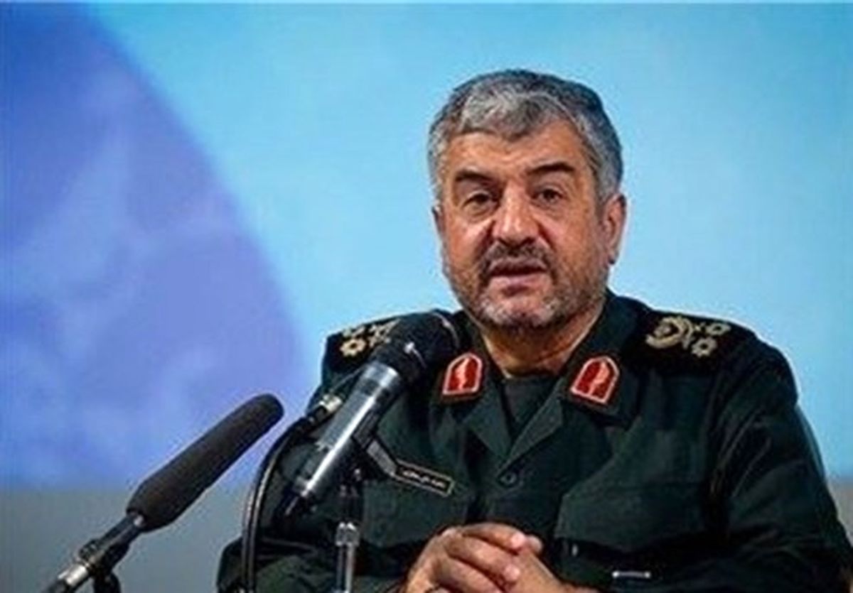 سرلشکر جعفری: ایستادگی در برابر استکبار موفقترین الگو برای پیشرفت ملتها است