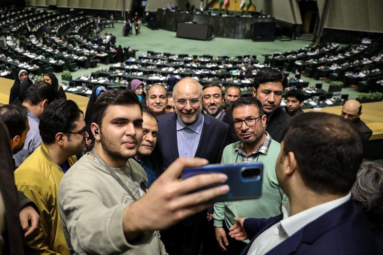 تصاویر: حضور قالیباف در جمع خبرنگاران پارلمانی