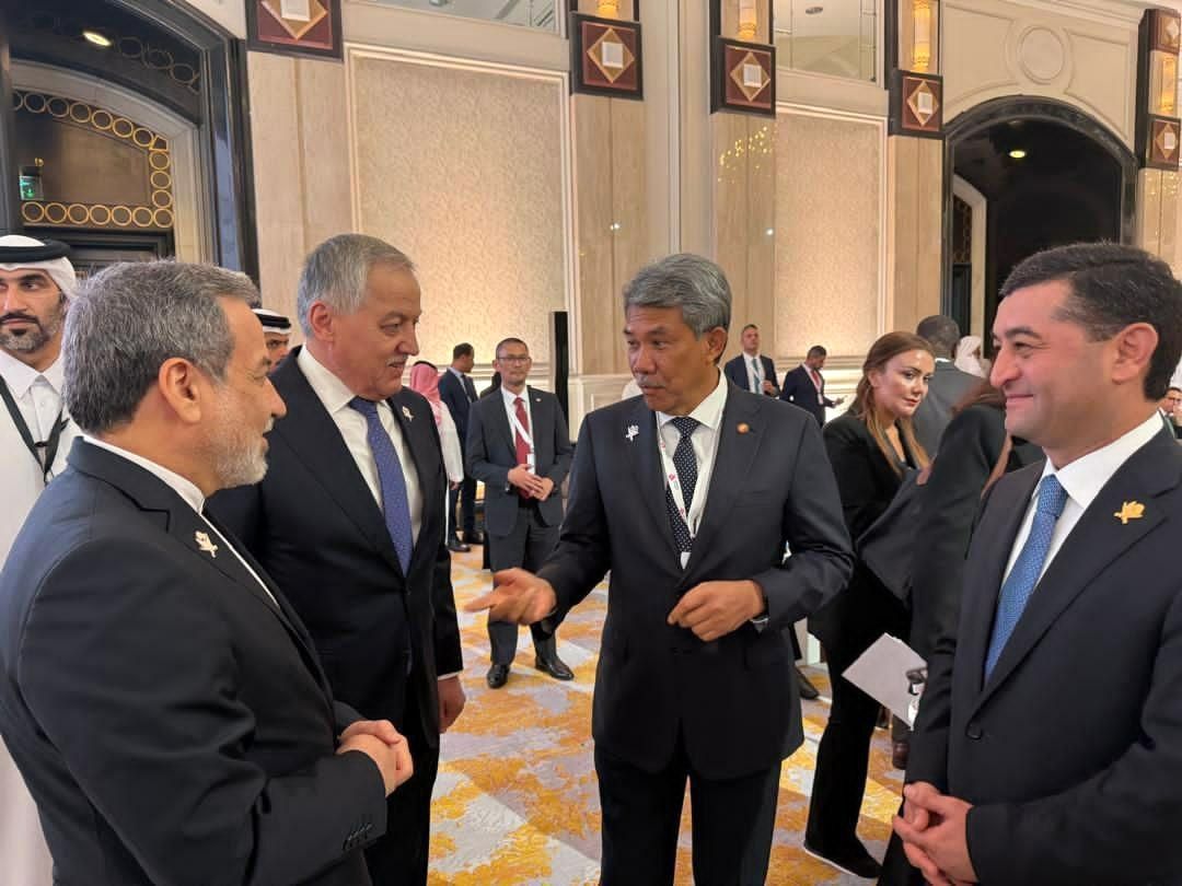 تصاویر: احوالپرسی وزیر امور خارجه با همتایانش در دوحه 