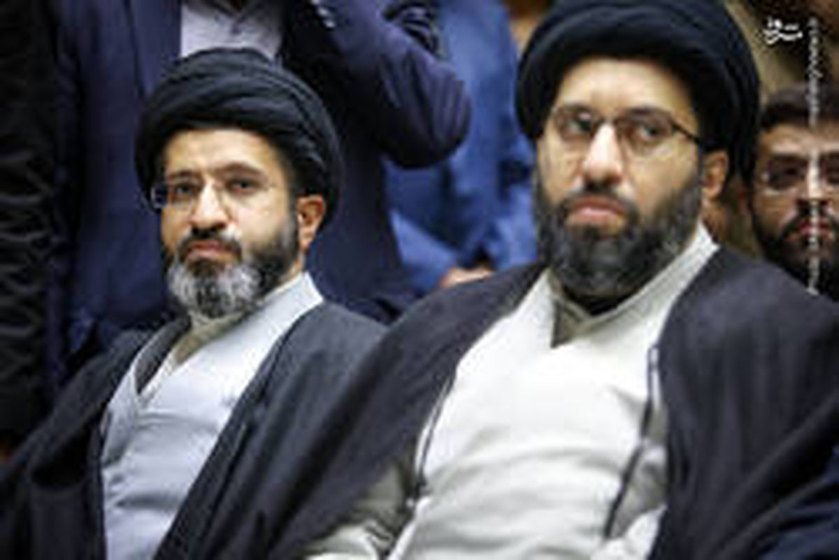 عکس: فرزندان رهبر انقلاب در مراسم ختم «سردار فضائلی»