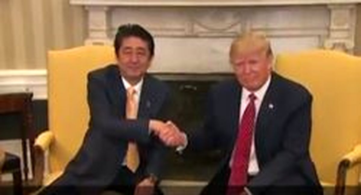 خوش‌آمدگویی و دست دادن به سبک ترامپ +تصاویر