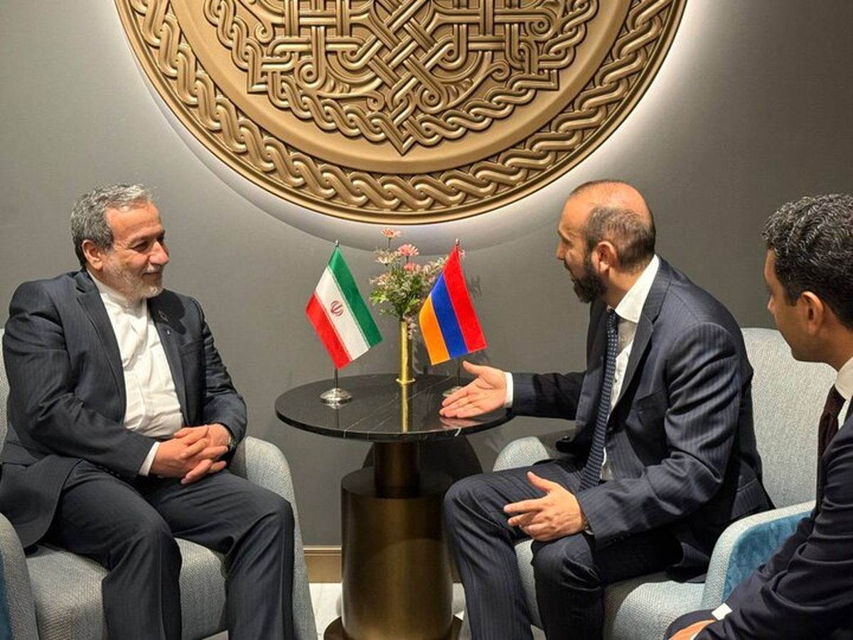 رایزنی دیپلماتیک عراقچی در ایروان