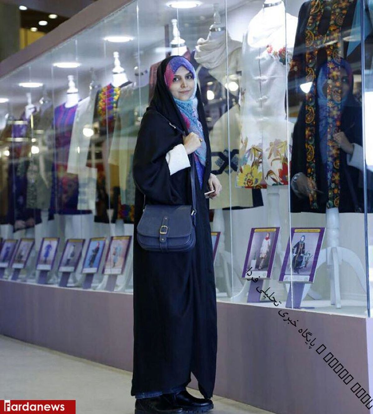 مجری معروف در نمایشگاه مد لباس +عکس