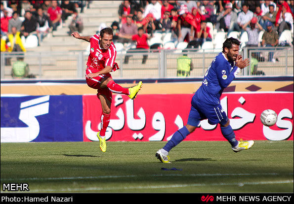 ماجرای فاصله 30 متری نیمکت‌ها