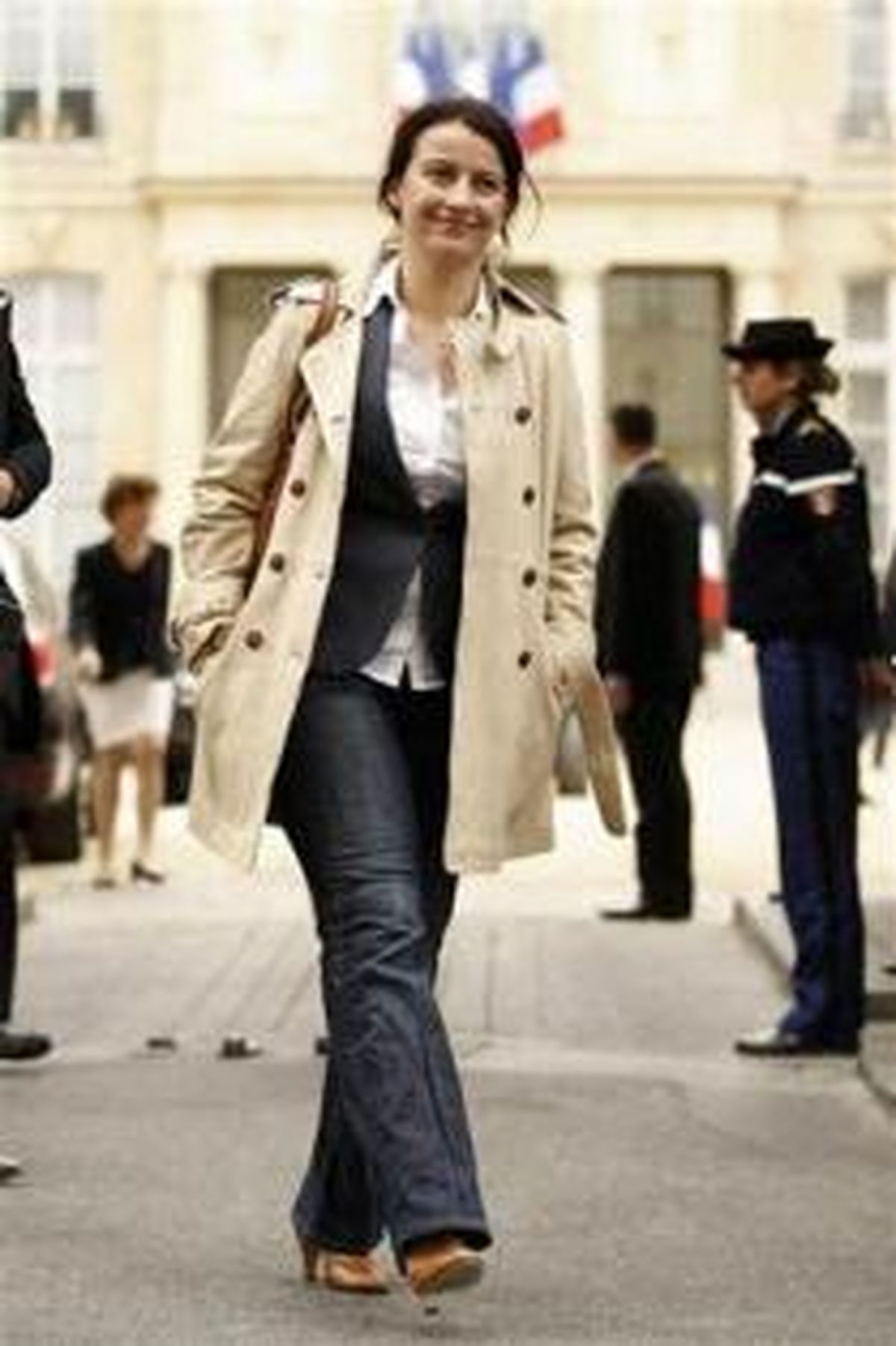 جنجال لباس خانم وزیر در فرانسه! /عكس