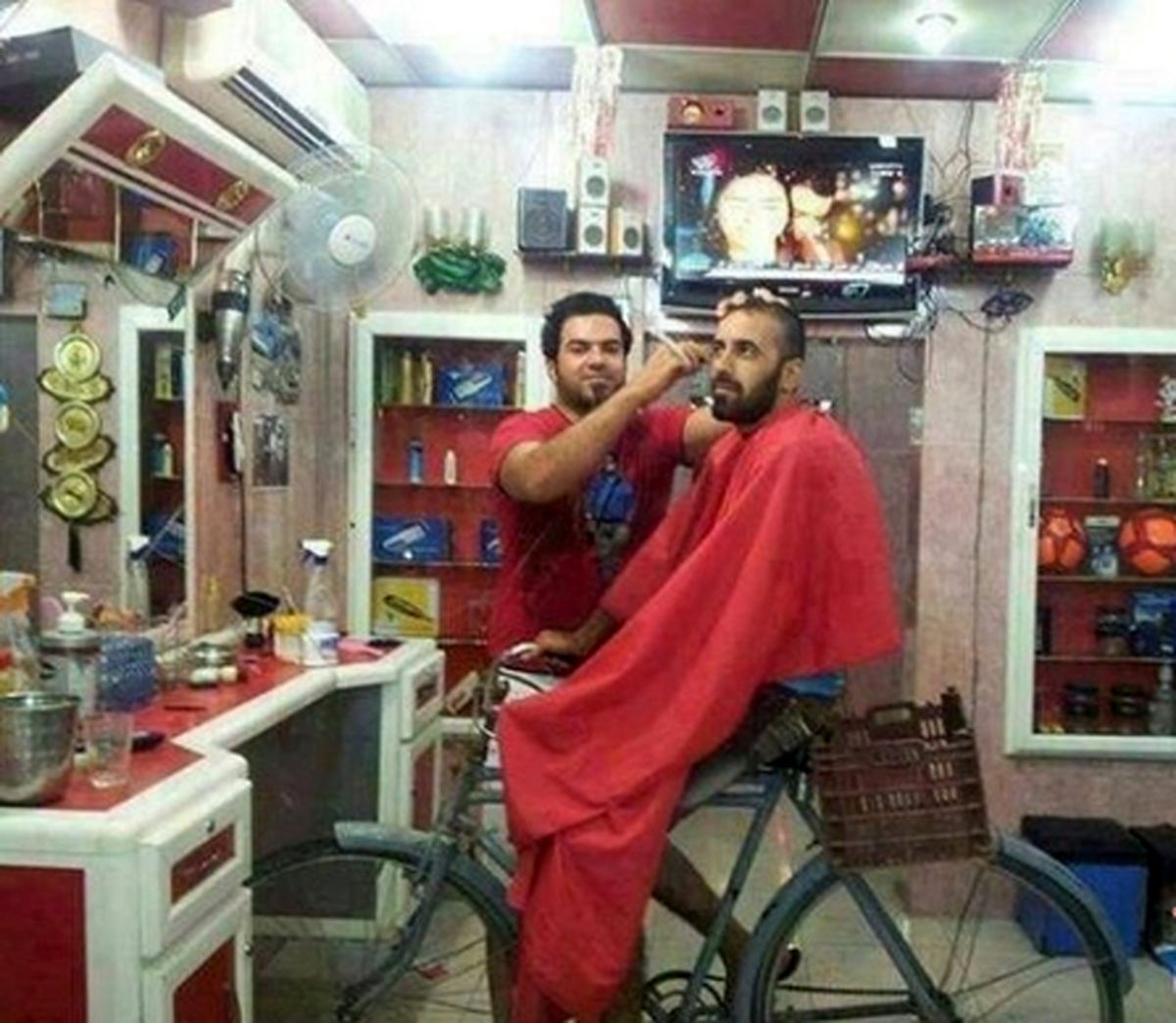 آرایشگاهی با صندلی متفاوت!/عکس