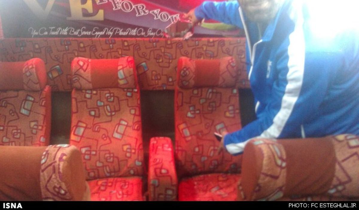 شیشه اتوبوس استقلال شکست + عکس