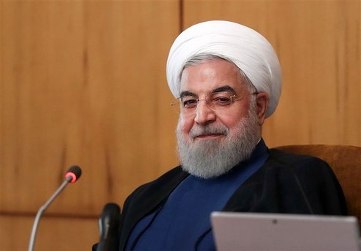 جشن تولد سورپرایزی رئیس جمهور روحانی در هواپیما +عکس