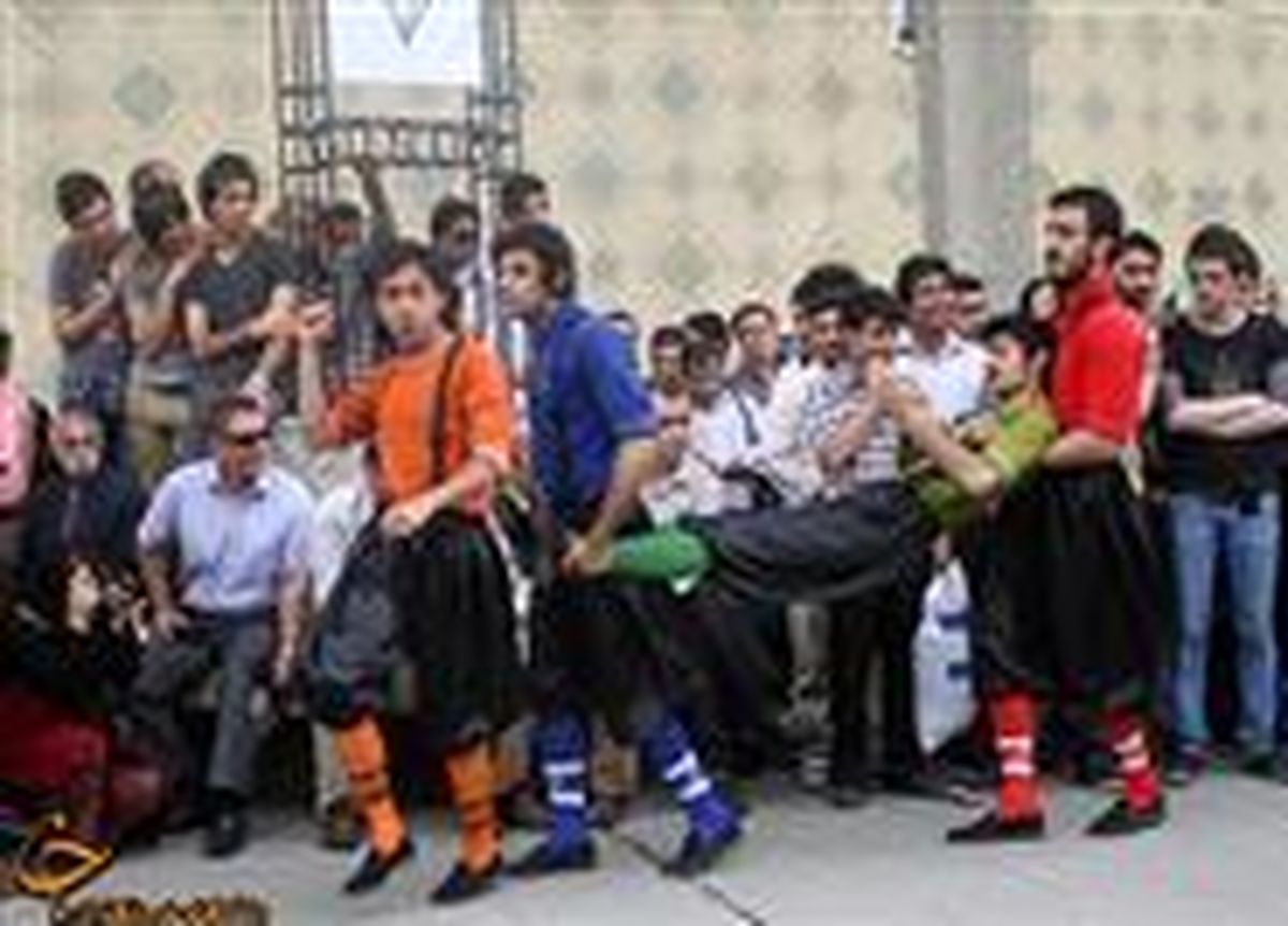 اعتراض به گرمای شدید در تالارهای تئاتر شهر