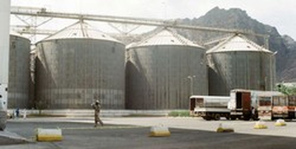 حمله ائتلاف سعودی به سیلوهای غلات در غرب یمن