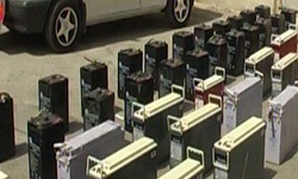 دزدانی که باطری دکل مخابرات سرقت می‌کردند