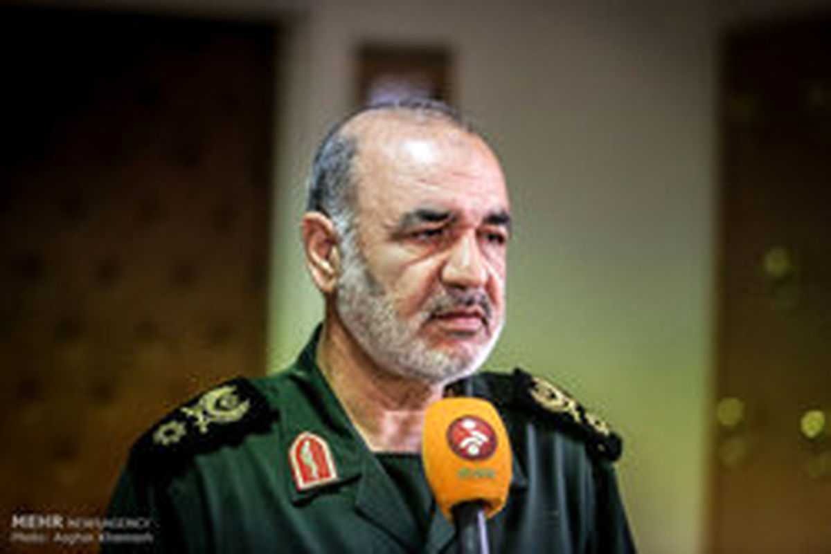 سردار سلامی: نیاز نیرو‌های مسلح باید در مراکز صنعتی مطرح شود