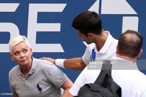 نگاه چپ چپ به مرد شماره یک تنیس جهان +عکس