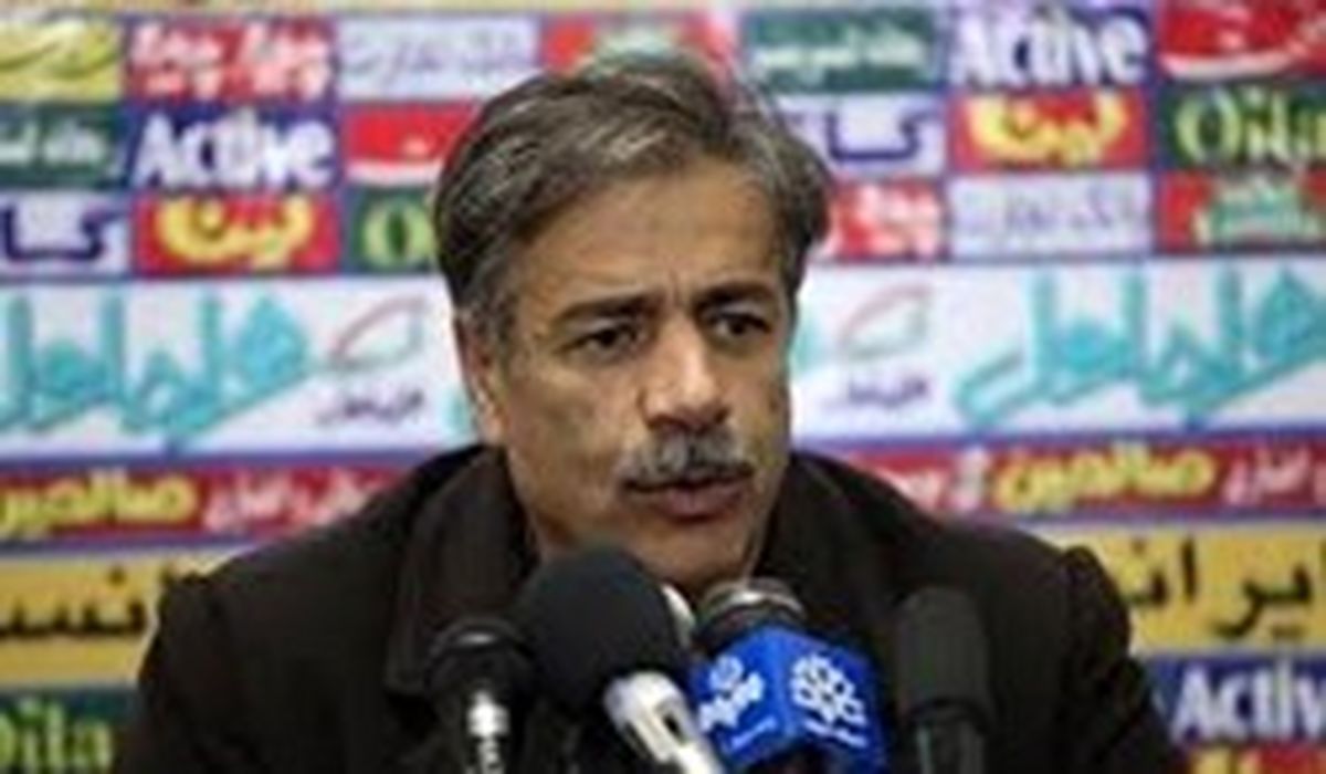 سرمربی سپاهان: نگاه به جایگاه مشکی‌پوشان در جدول نداریم