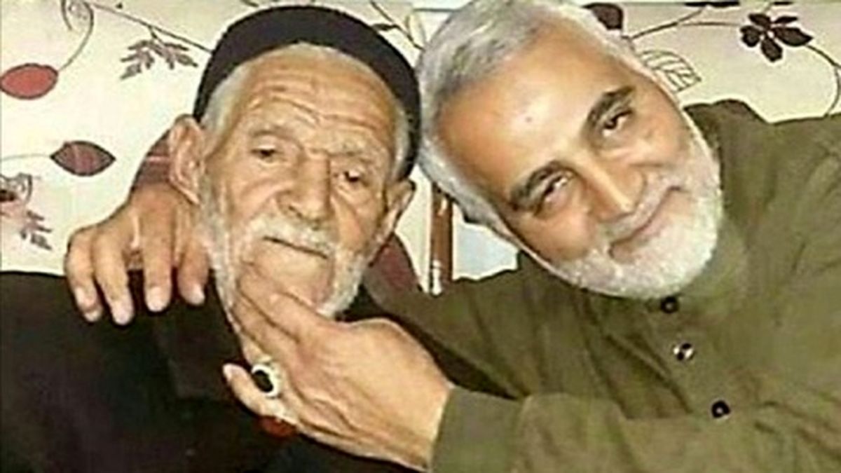 عکس خاطرهانگیز از شهید حاج قاسم سلیمانی و پدرشان