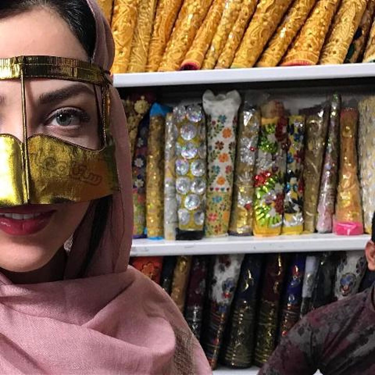 عکس: خانم بازیگر معروف با ظاهری بندری