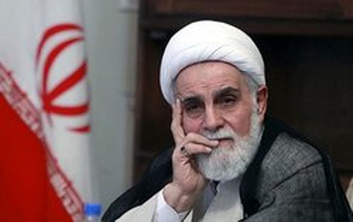 عکس: ناطقنوری در حال ورزش در زورخانه