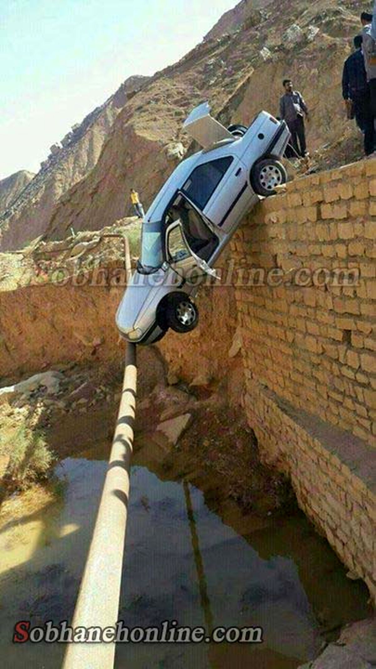 تصادف عجیب پژو 405/عکس