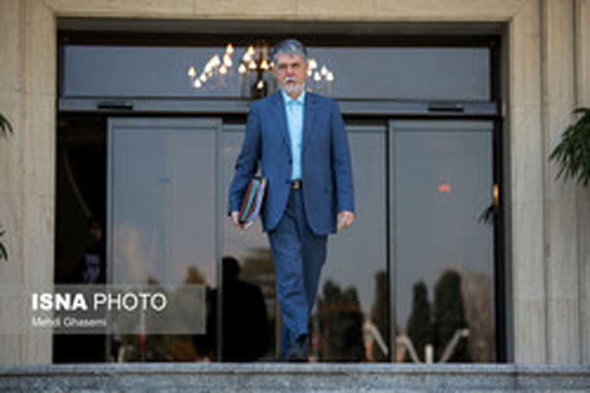 وزیر ارشاد: برای بازنگری درباره لیست فیلم‌های توقیفی برنامه داریم