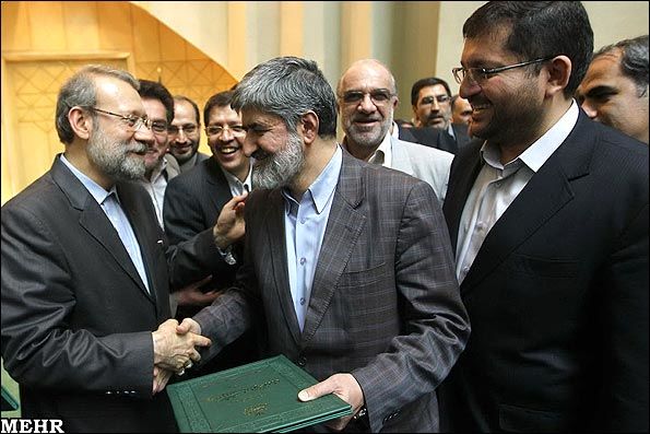 عکس/خوش و بش لاریجانی و مطهری!