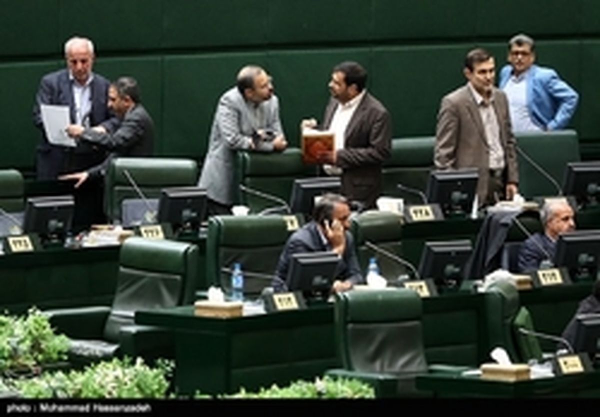 نمایندگانی که با تاخیر به جلسه صبح مجلس رسیدند؟
