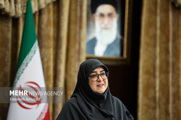 مهاجرانی: پرداخت کالابرگ به مرور انجام می‌شود